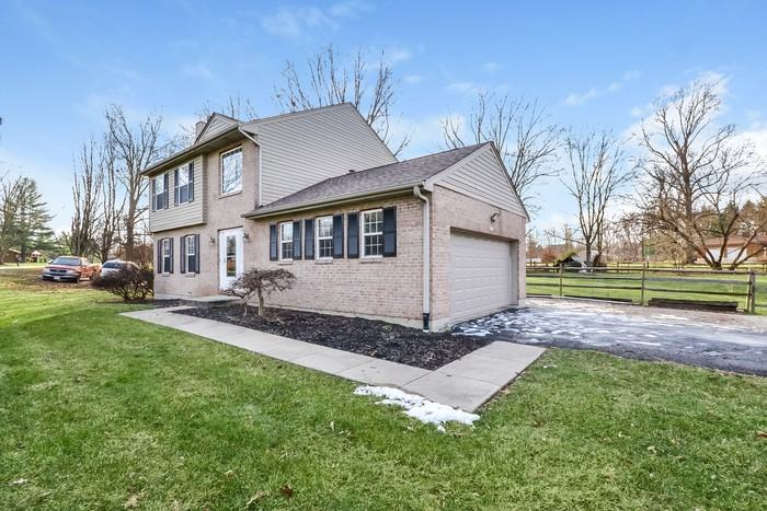 513 Wesley Dr - Photo 2 of 10