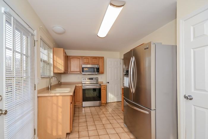 513 Wesley Dr - Photo 6 of 10
