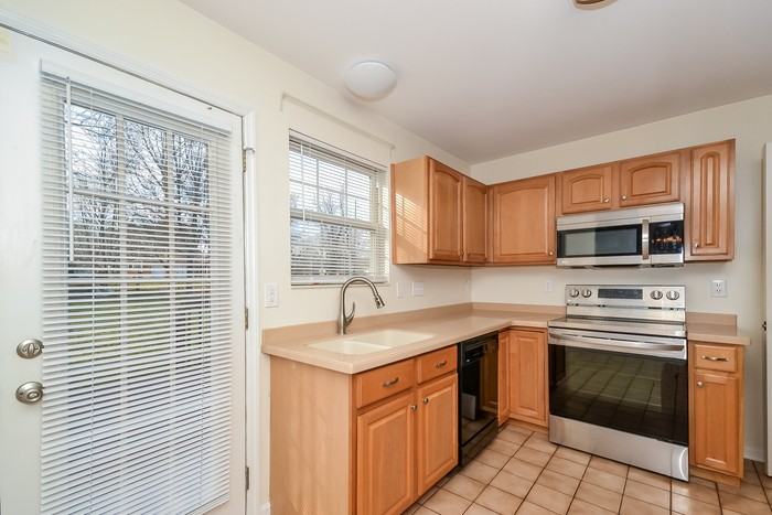 513 Wesley Dr - Photo 7 of 10