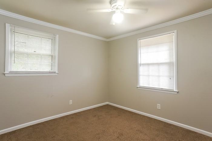 2353 Pinewood Ct - Photo 7 of 10