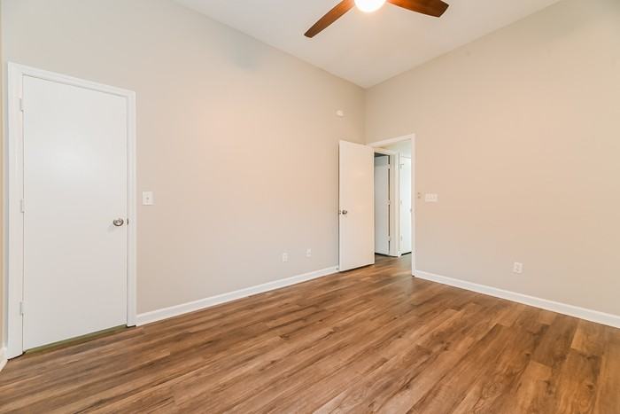 102 Fern Ct - Photo 7 of 11