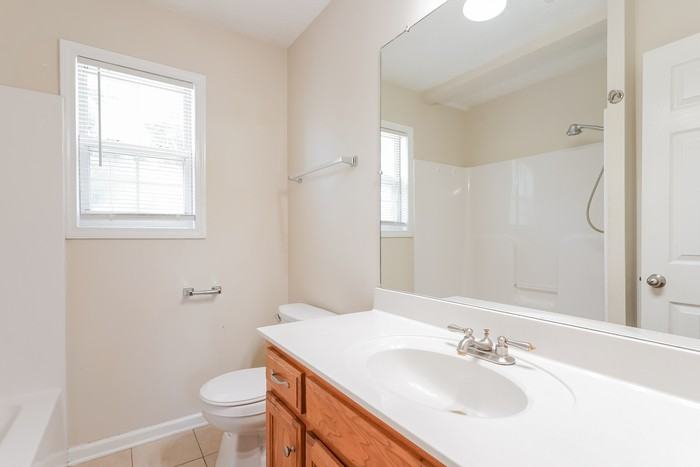 2048 Windmeade Dr - Photo 6 of 10