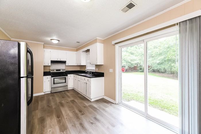 102 Lily Pl - Photo 5 of 12
