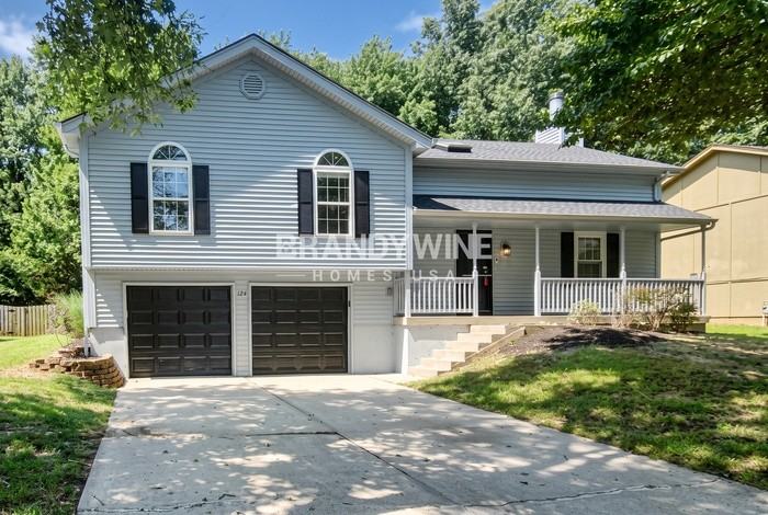 124 Se Bristol Dr - Photo 2 of 26