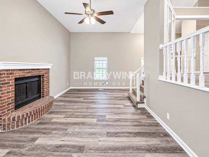 124 Se Bristol Dr - Photo 4 of 26