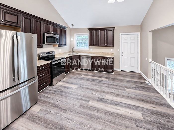 124 Se Bristol Dr - Photo 5 of 26