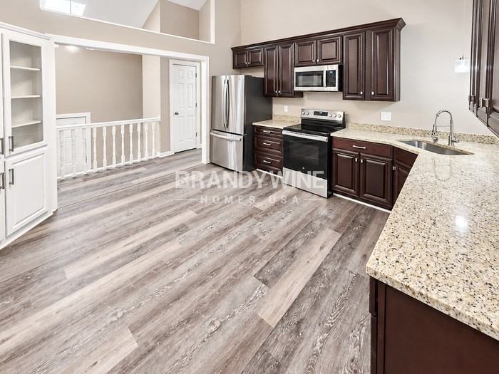 124 Se Bristol Dr - Photo 6 of 26