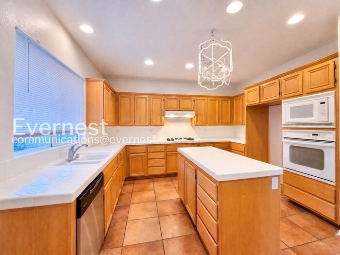 38227 Copperwood St - Photo 7 of 31