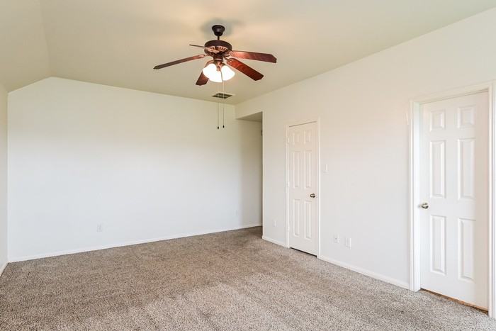 9 Palm Desert Dr - Photo 7 of 15