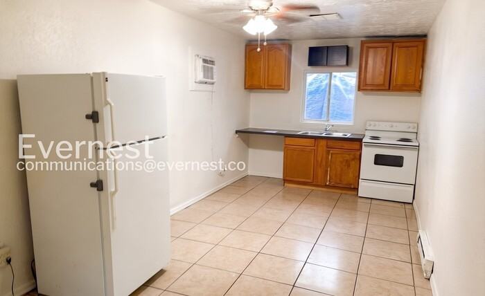 2317 W Adams St #2 - Photo 2 of 11