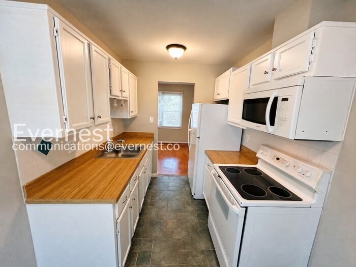 2955 Lexington Ct - Photo 4 of 23