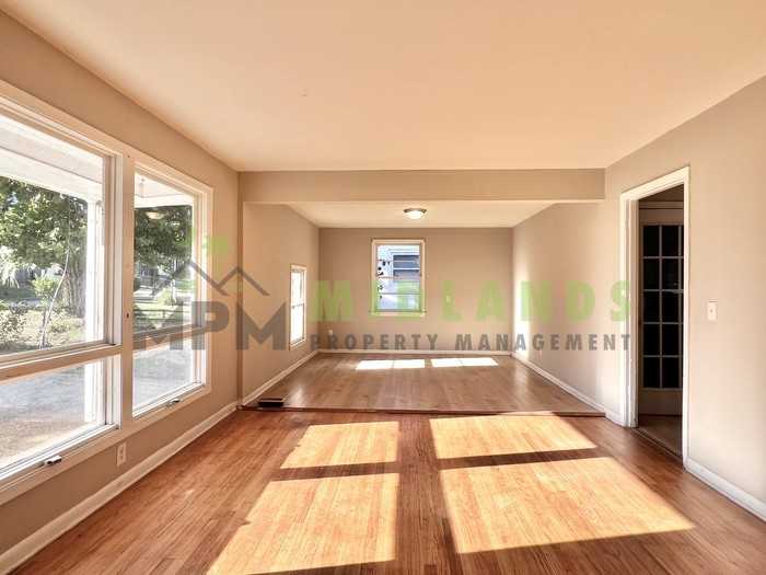 217 Crestmore Dr - Photo 3 of 44