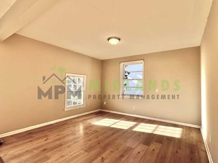 217 Crestmore Dr - Photo 4 of 44