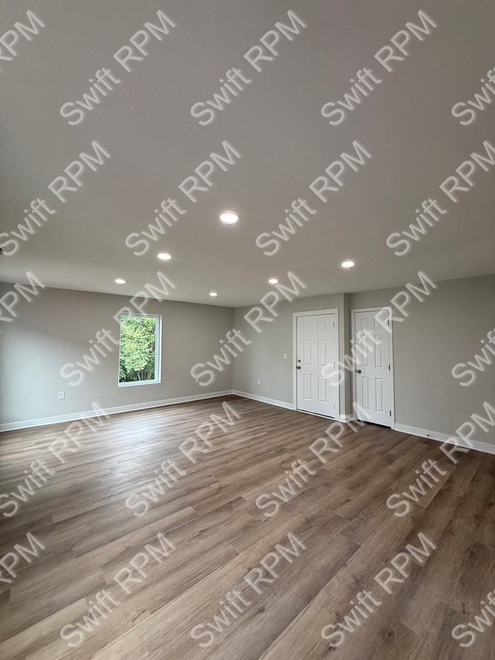 1040 Oakland Ave #1 - Photo 3 of 20