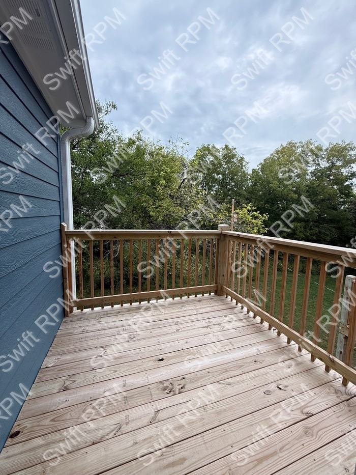 1040 Oakland Ave #1 - Photo 7 of 20