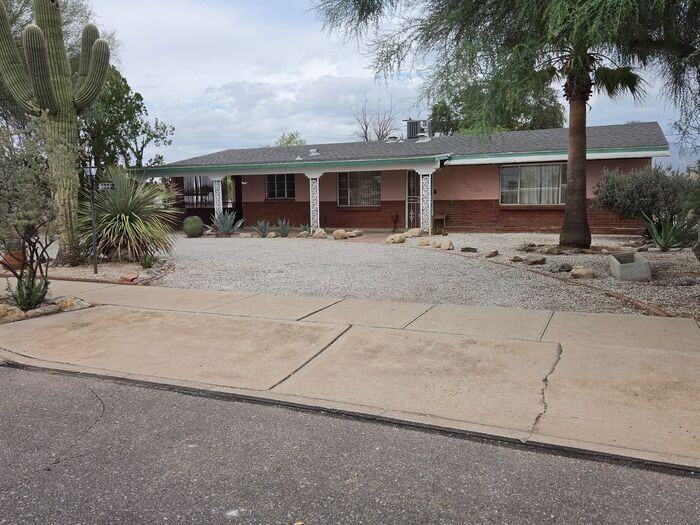 5111 E Rosewood St - Photo 4 of 50