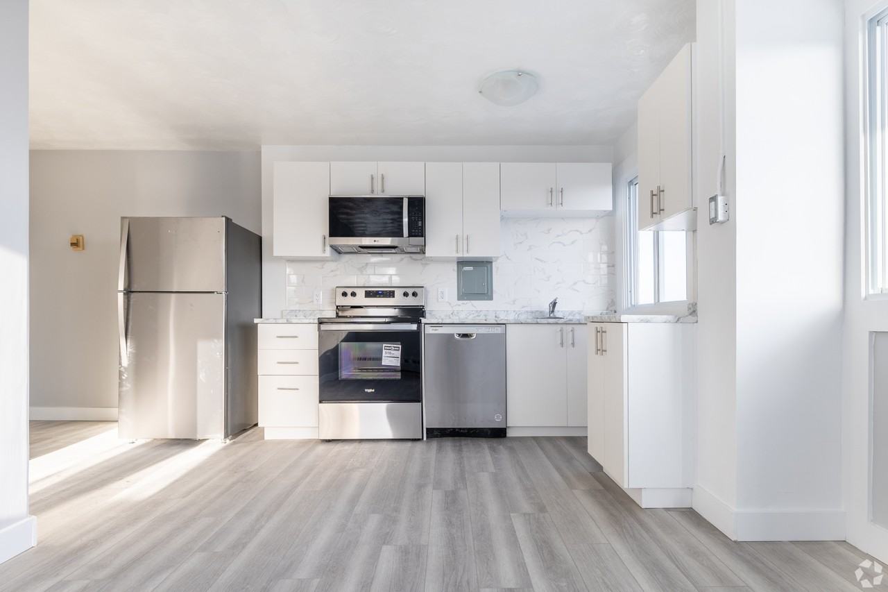 Chanteclair Apartments - Photo 3 of 25