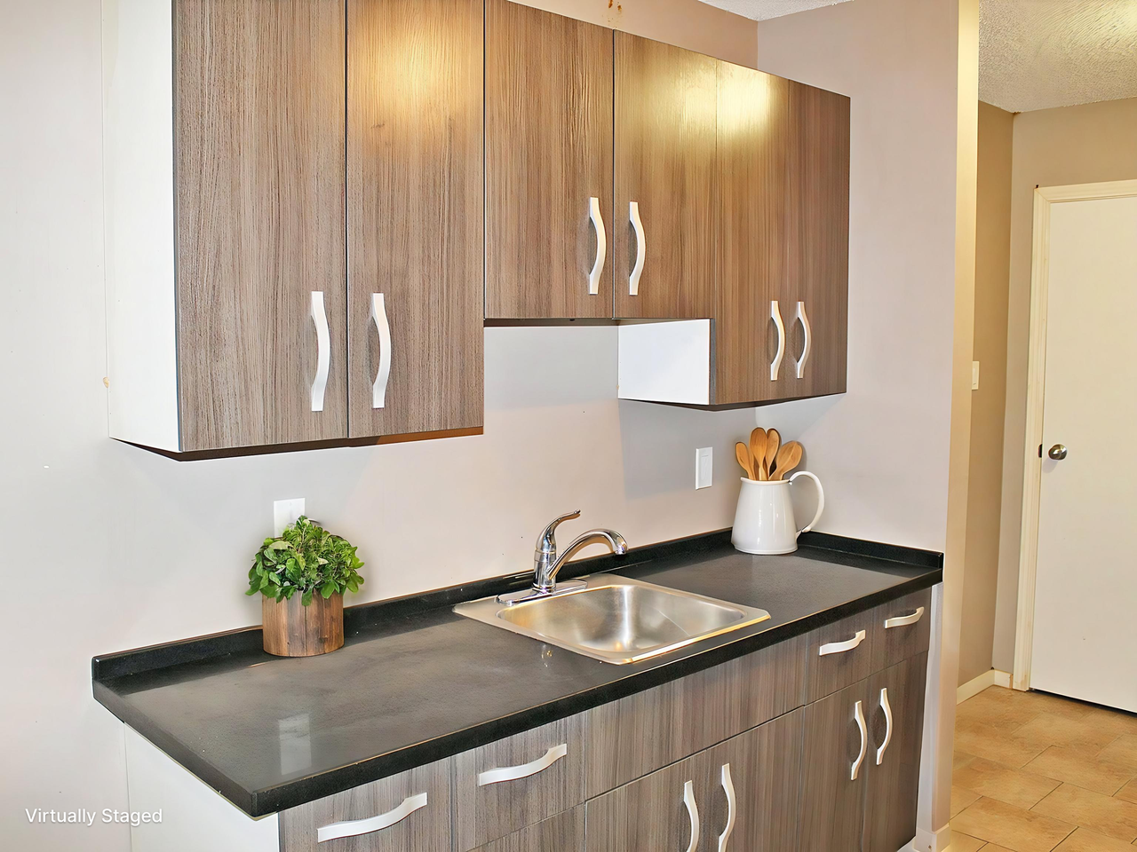 Scorpio 1 Apartments - Photo 6 of 15