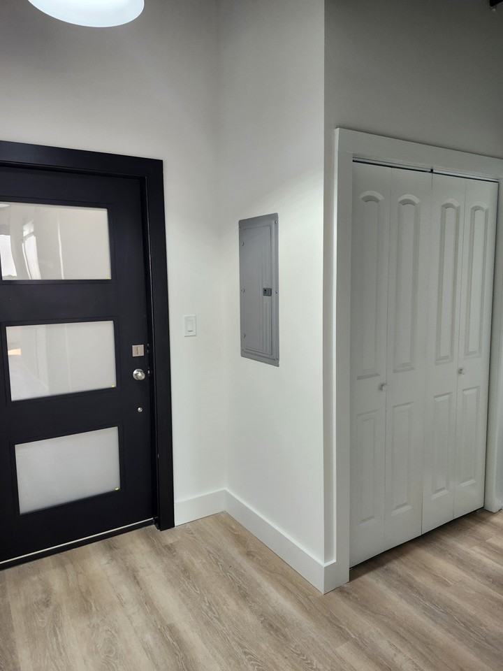 671 S Perry St #2E - Photo 6 of 28