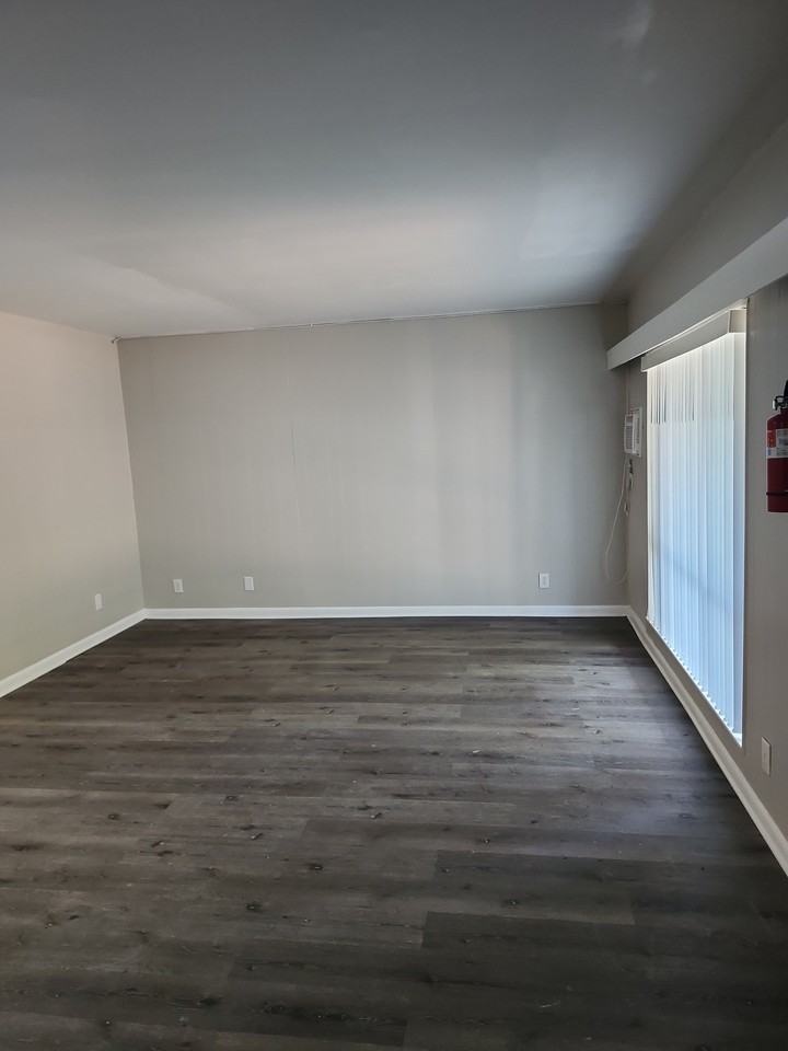 395 Felder Ave #B - Photo 4 of 24