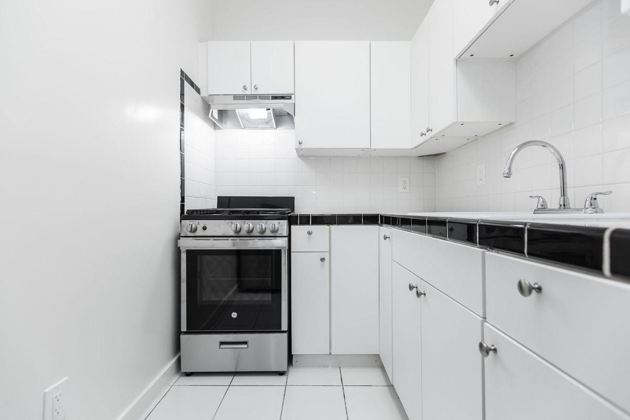1025 Sutter - Photo 6 of 17