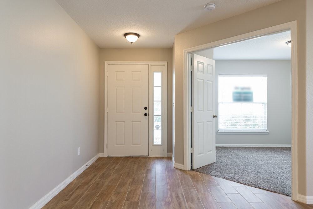 2573 Acuna Ct - Photo 2 of 15