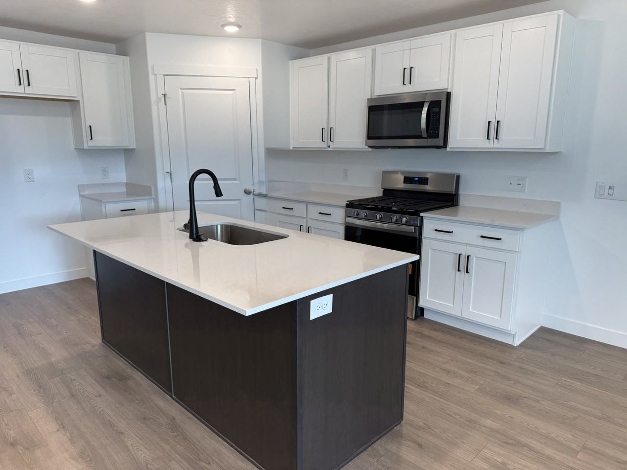 2197 N Glacier Ln #1 - Photo 4 of 33