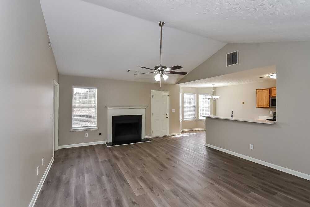 322 Fallview Dr - Photo 3 of 16