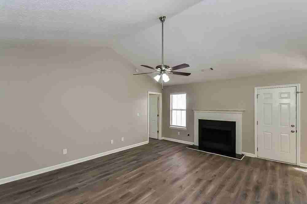 322 Fallview Dr - Photo 4 of 16