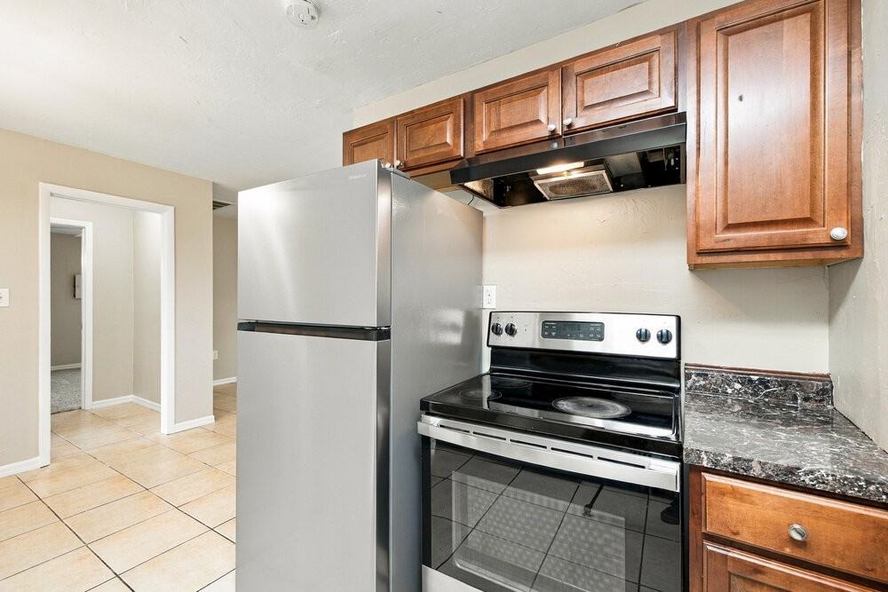 800 Jarmilla Ln - Photo 7 of 16