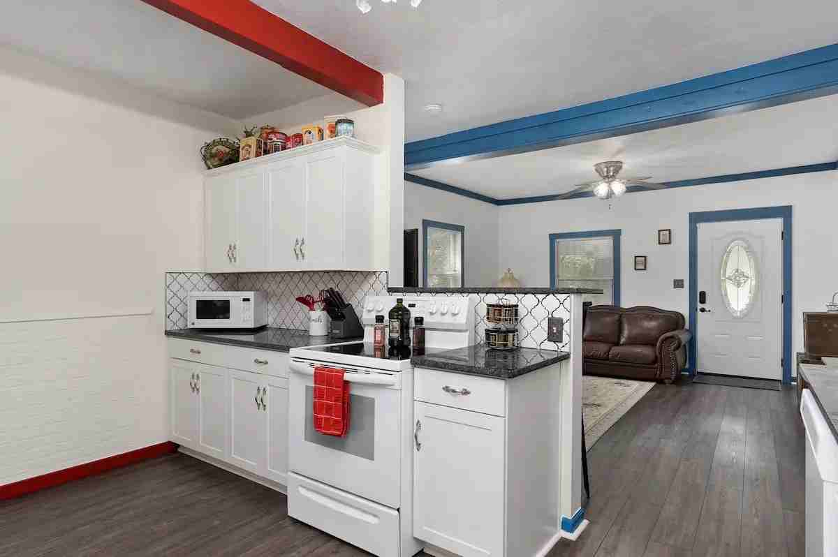 2048 N Benton Ave #1 - Photo 4 of 21