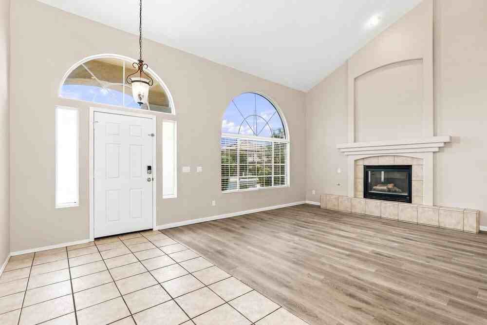 3796 E Leah Ln - Photo 4 of 17