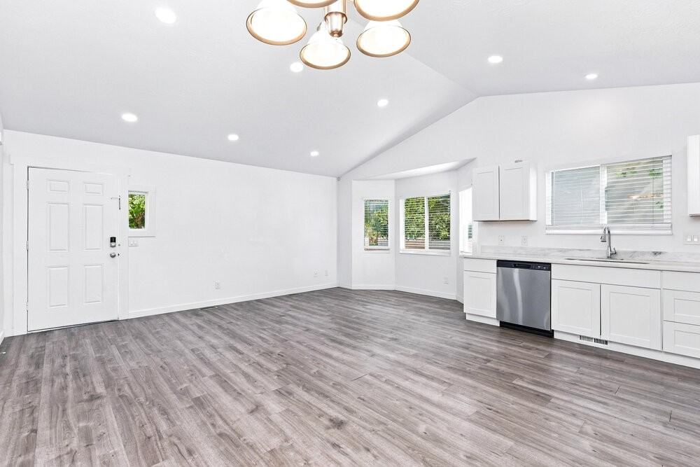 2098 E Weeping Willow Way - Photo 5 of 17