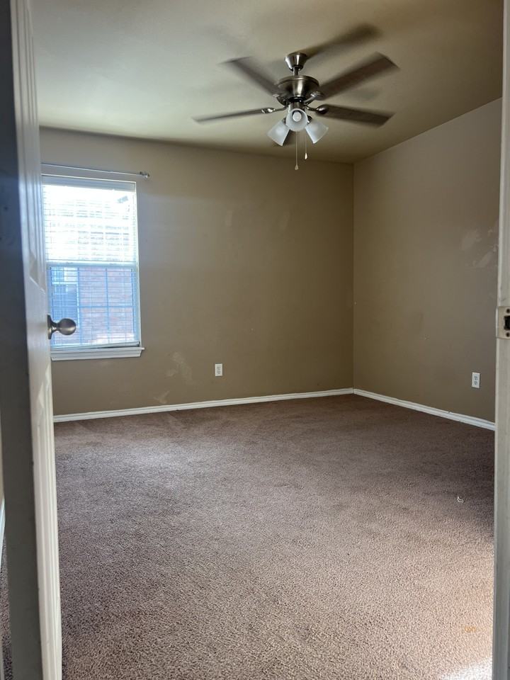 410 Se Front St #410SEFRONT - Photo 6 of 13