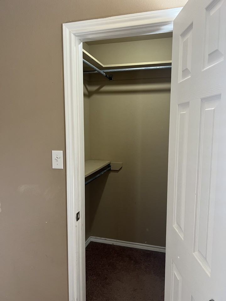 410 Se Front St #410SEFRONT - Photo 7 of 13