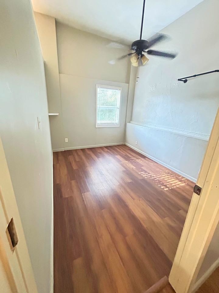 803 Stanley St #C - Photo 4 of 15
