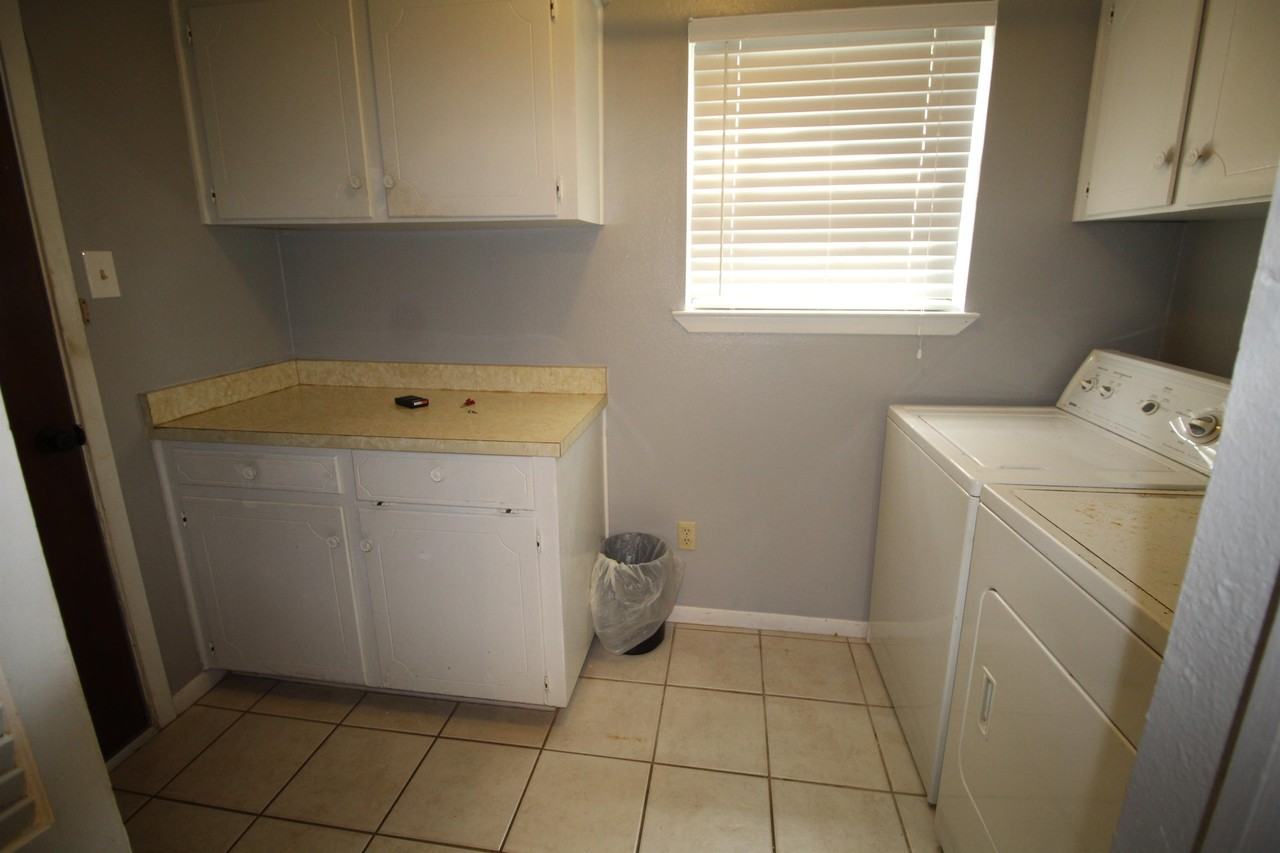721 Water Crest Cir #1 - Photo 6 of 19