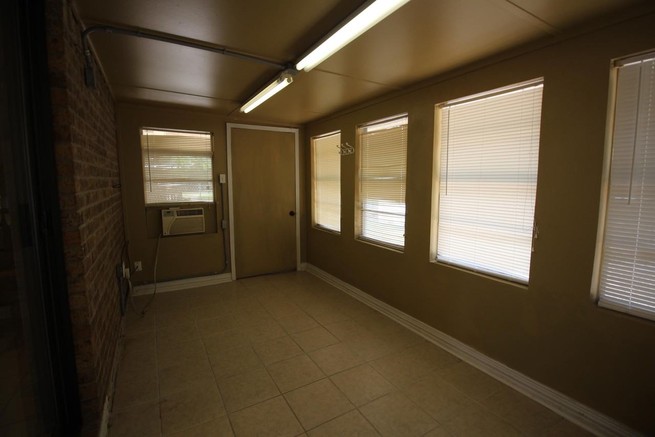 721 Water Crest Cir #1 - Photo 7 of 19