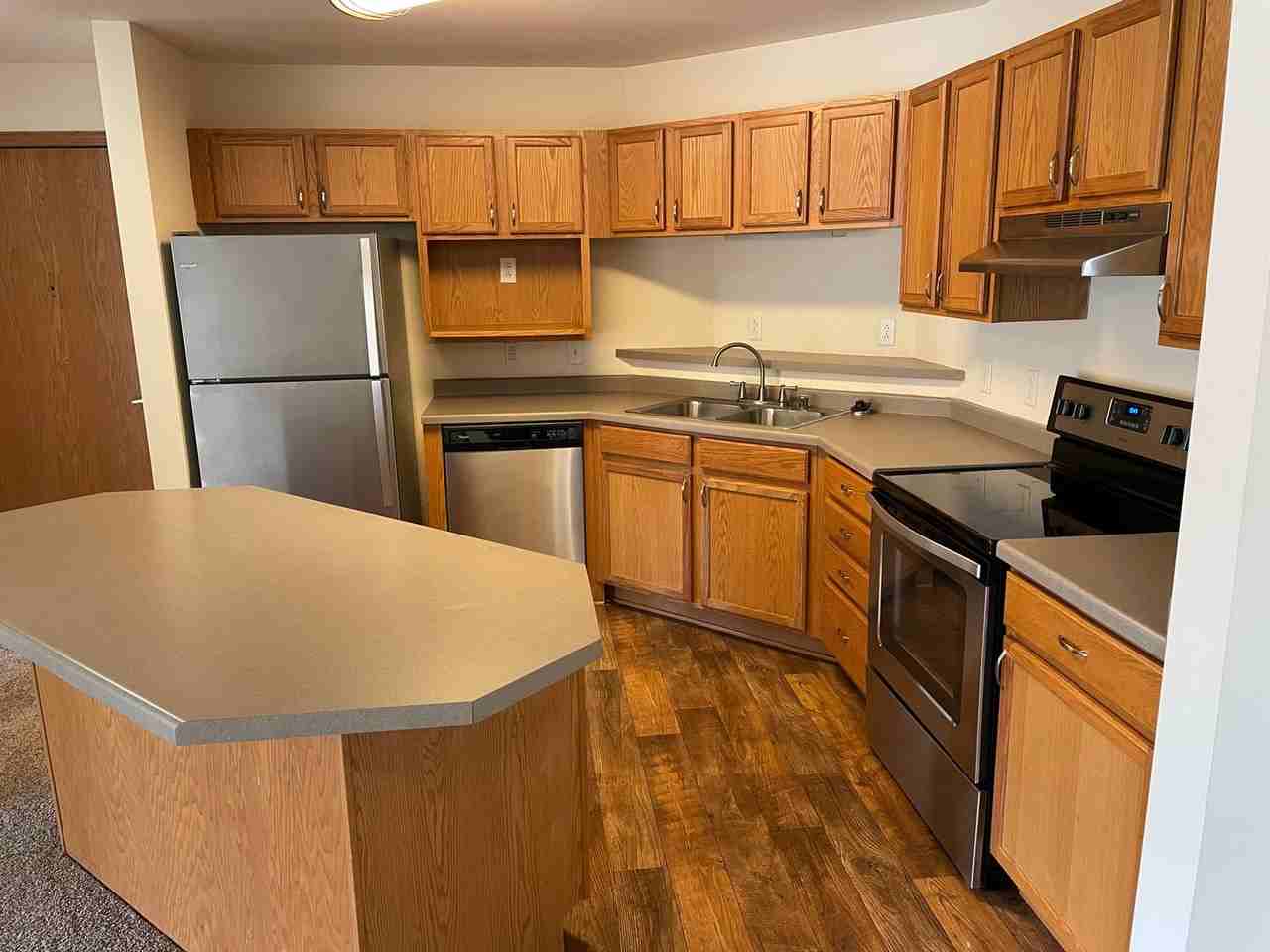 Door Creek Apartments - Photo 4 of 32
