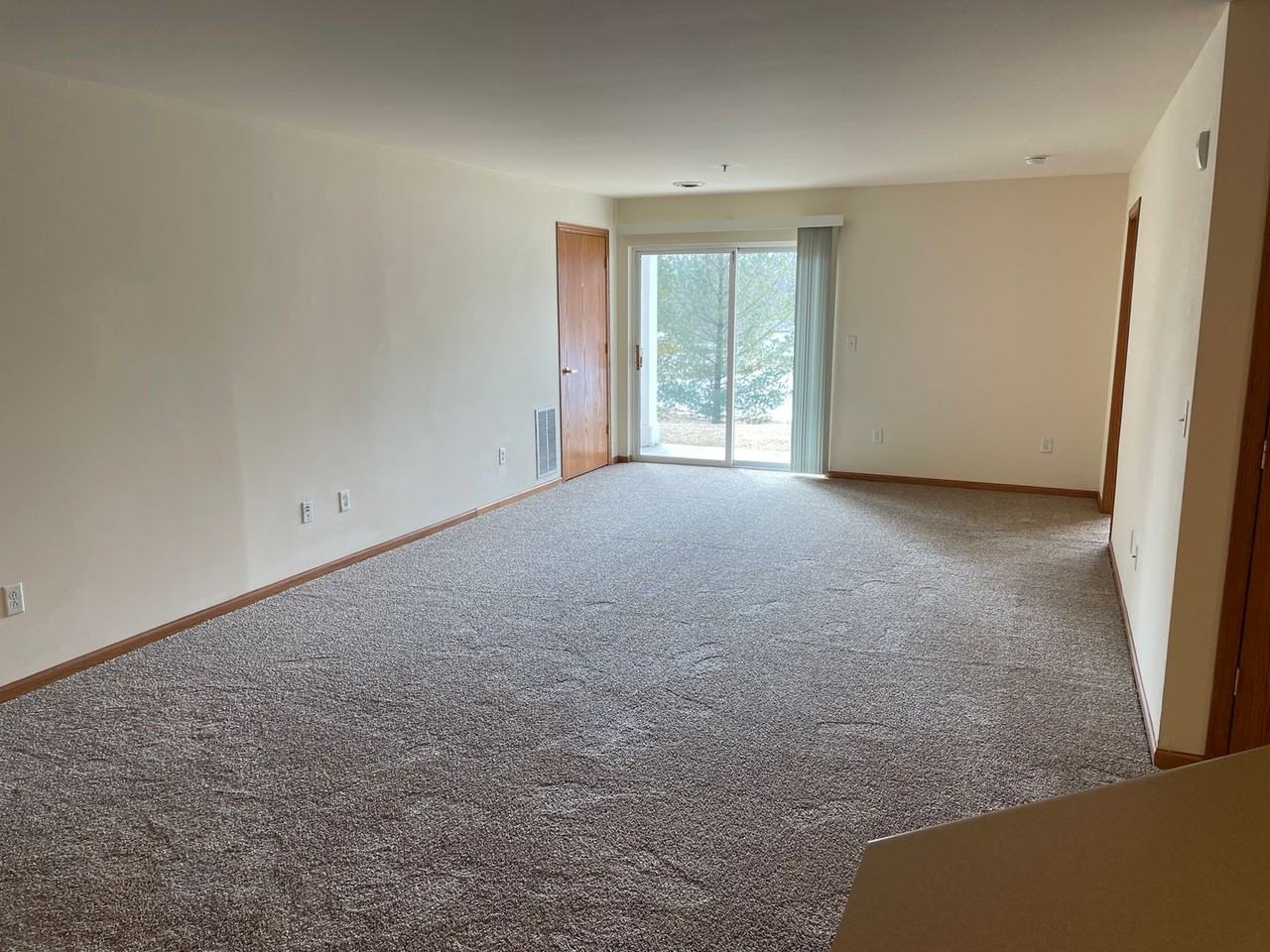 Door Creek Apartments - Photo 5 of 32