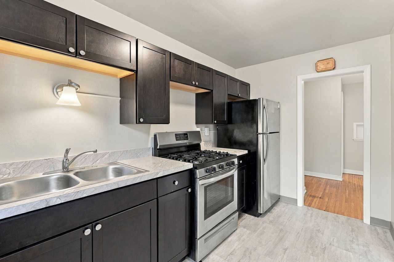 123 West 26th Street - Photo 2 of 36
