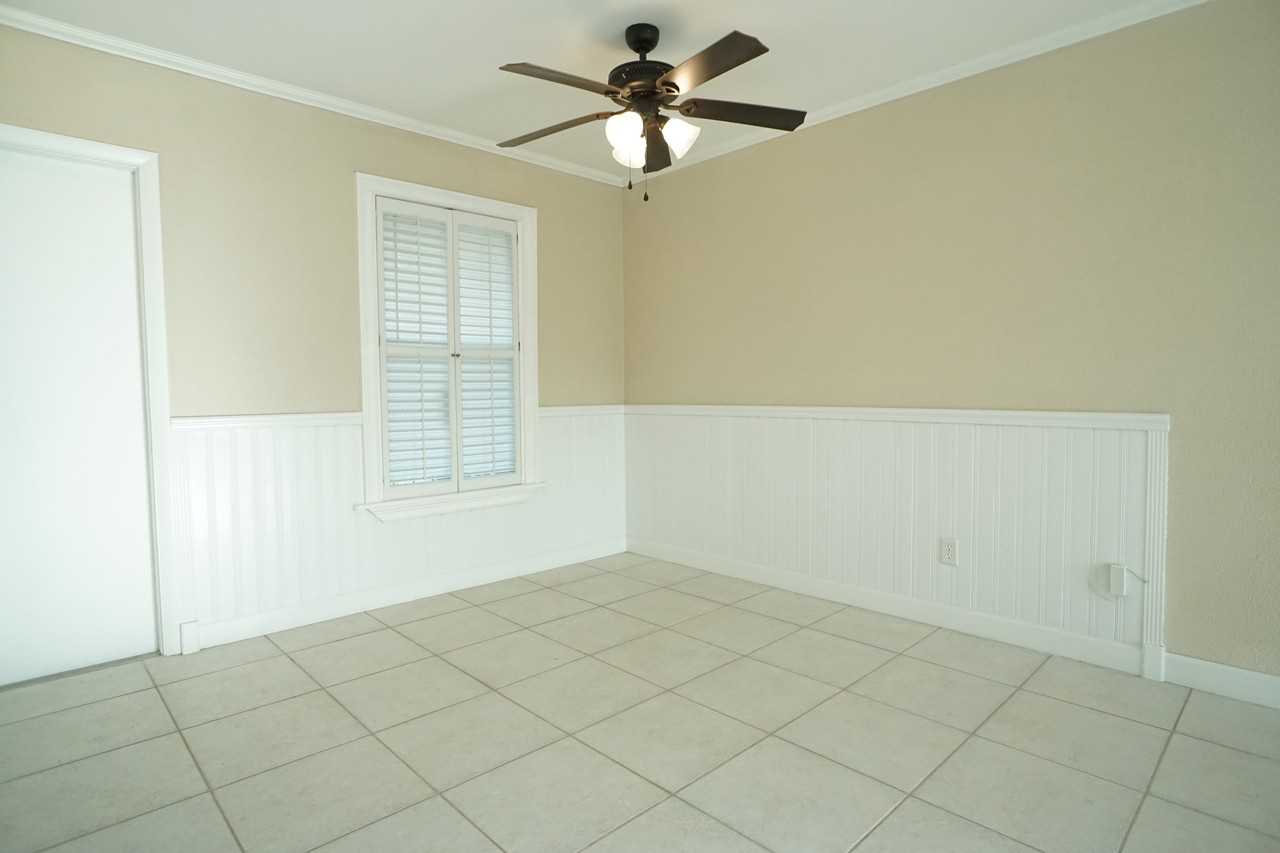 510 Prosperity Farms Rd 7-B - 1 #1 - Photo 5 of 21