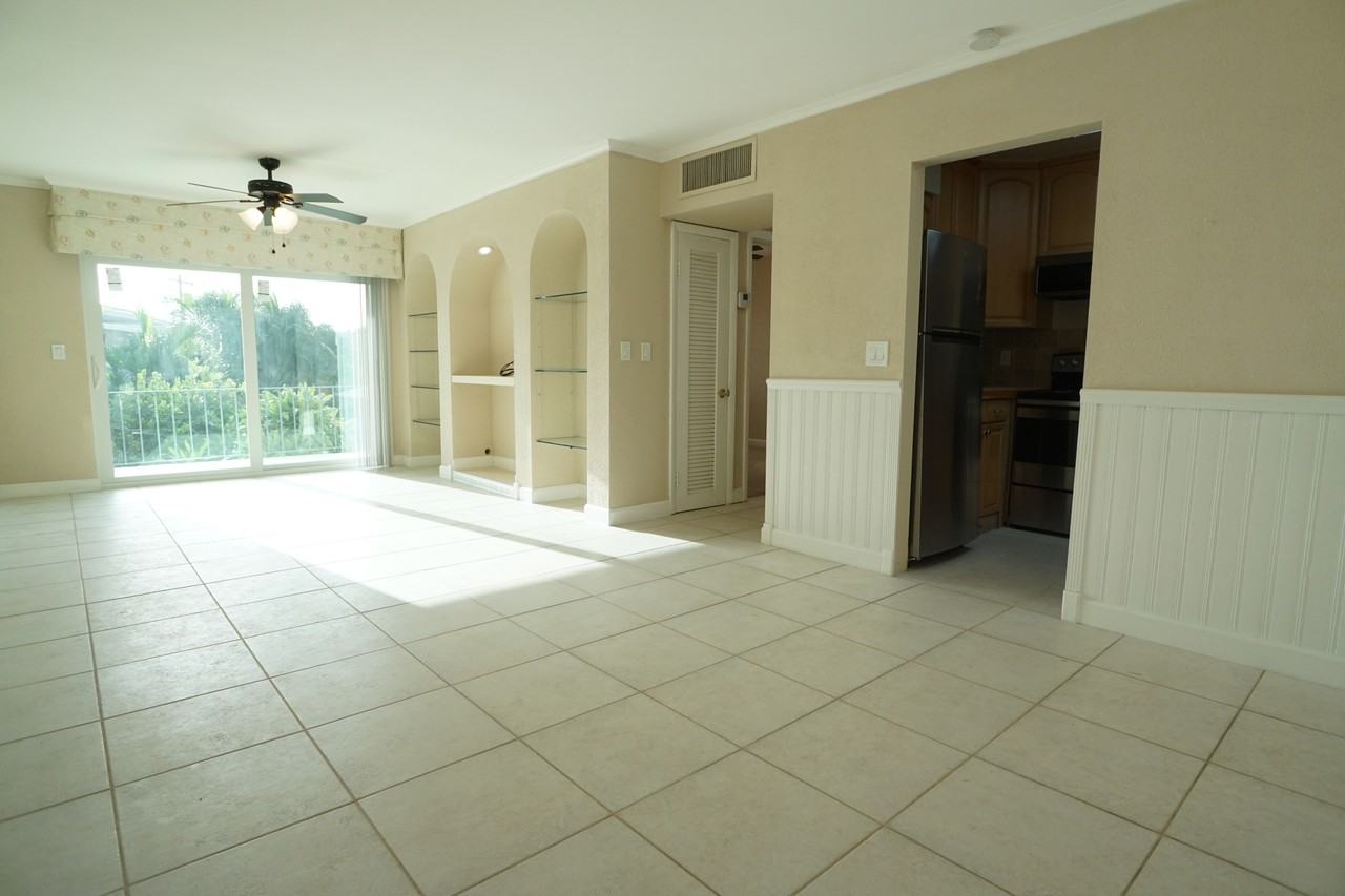 510 Prosperity Farms Rd 7-B - 1 #1 - Photo 6 of 21