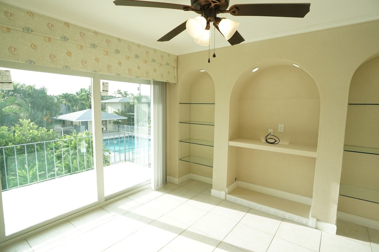 510 Prosperity Farms Rd 7-B - 1 #1 - Photo 7 of 21