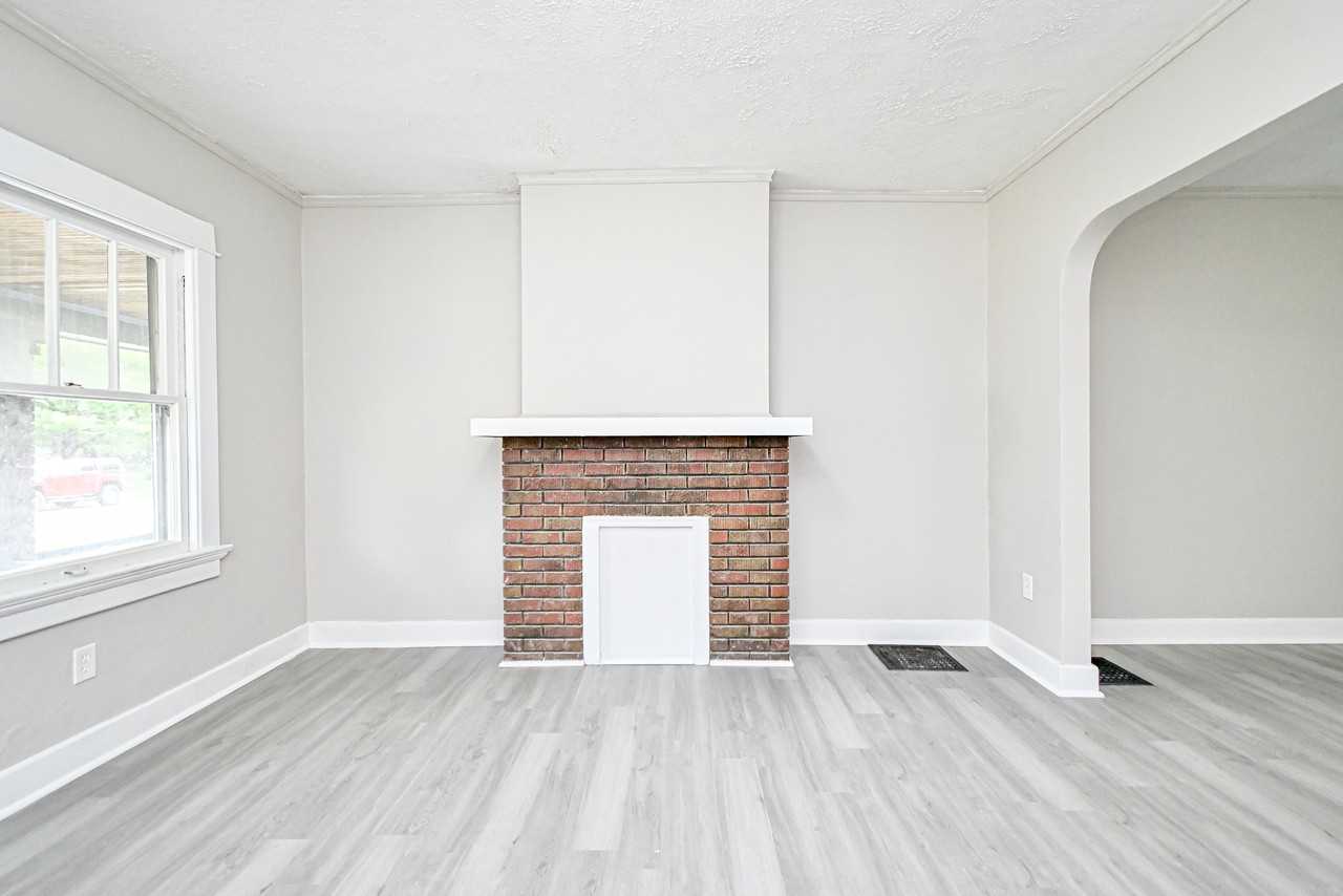 312 Pointview Ave #312 - Photo 6 of 32