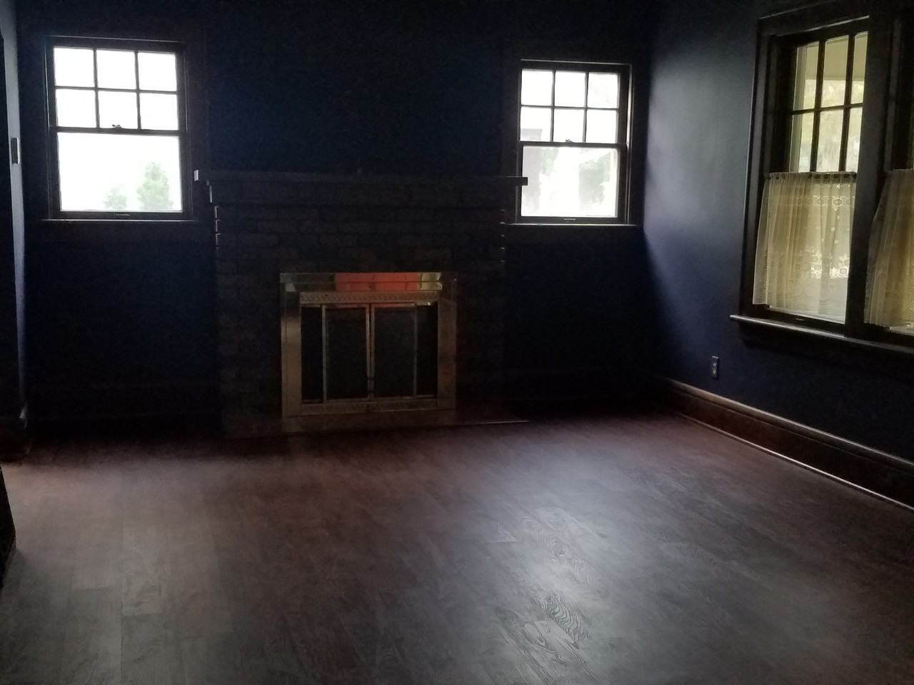711 S Grinnell St #1 - Photo 3 of 10