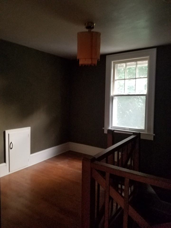 711 S Grinnell St #1 - Photo 7 of 10