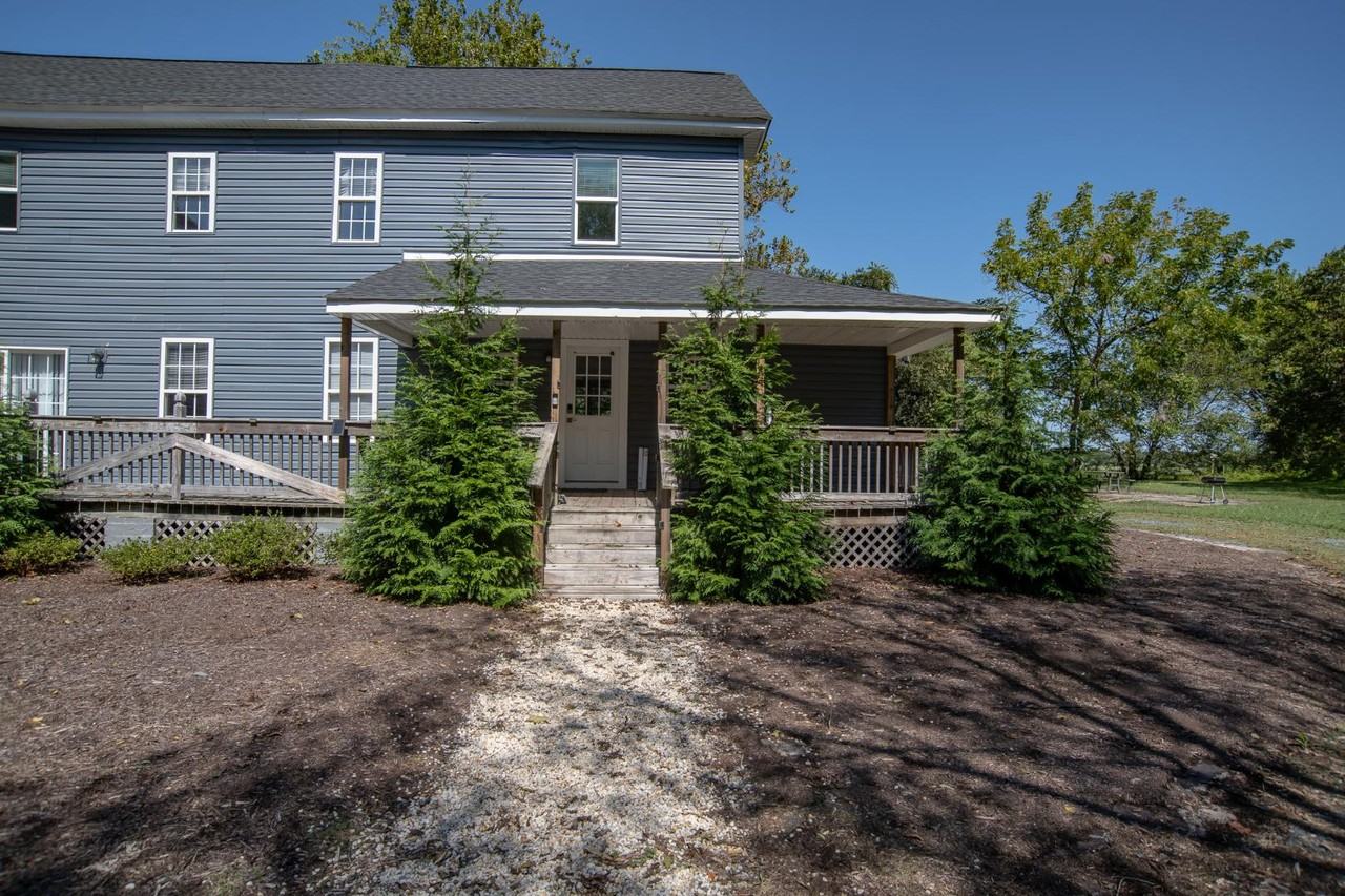 Cape Charles duplex - Photo 2 of 10