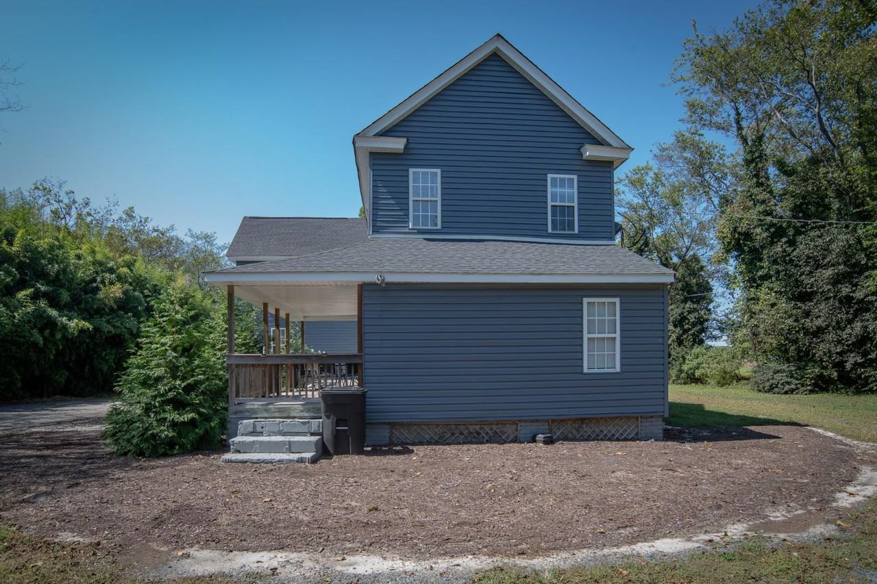 Cape Charles duplex - Photo 3 of 10