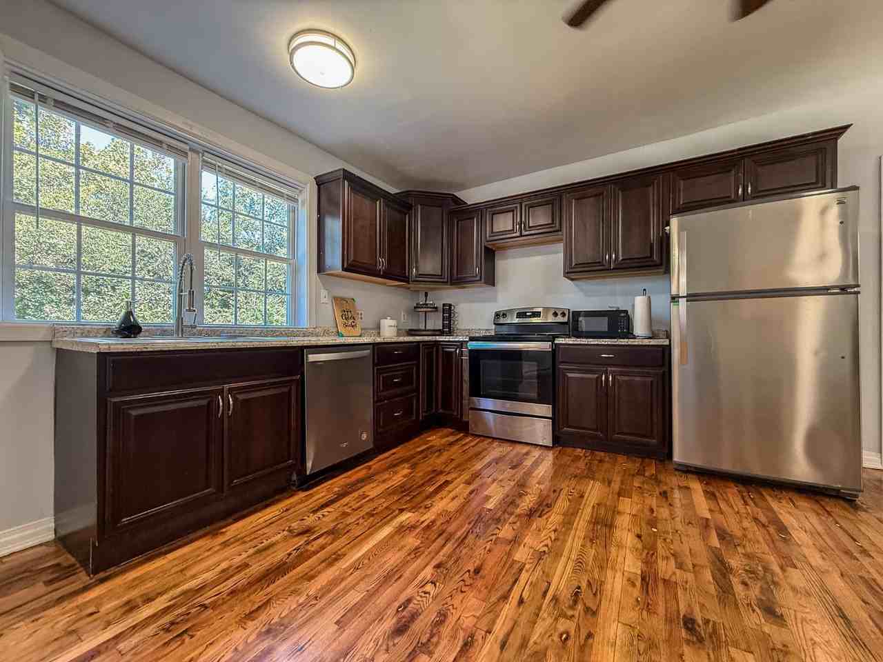 Cape Charles duplex - Photo 4 of 10